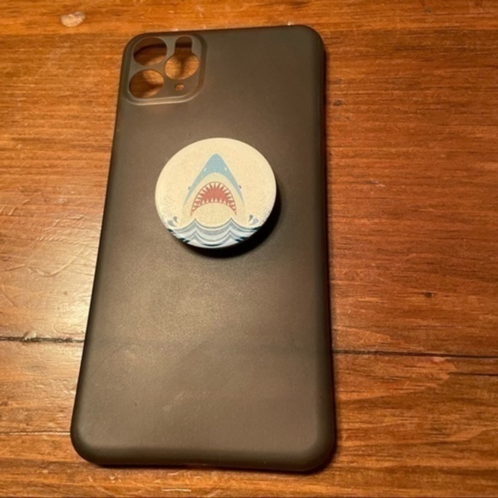 iPhone 11 Pro Max Grey Soft Plastic Thin Case with Shark Pop-Socket